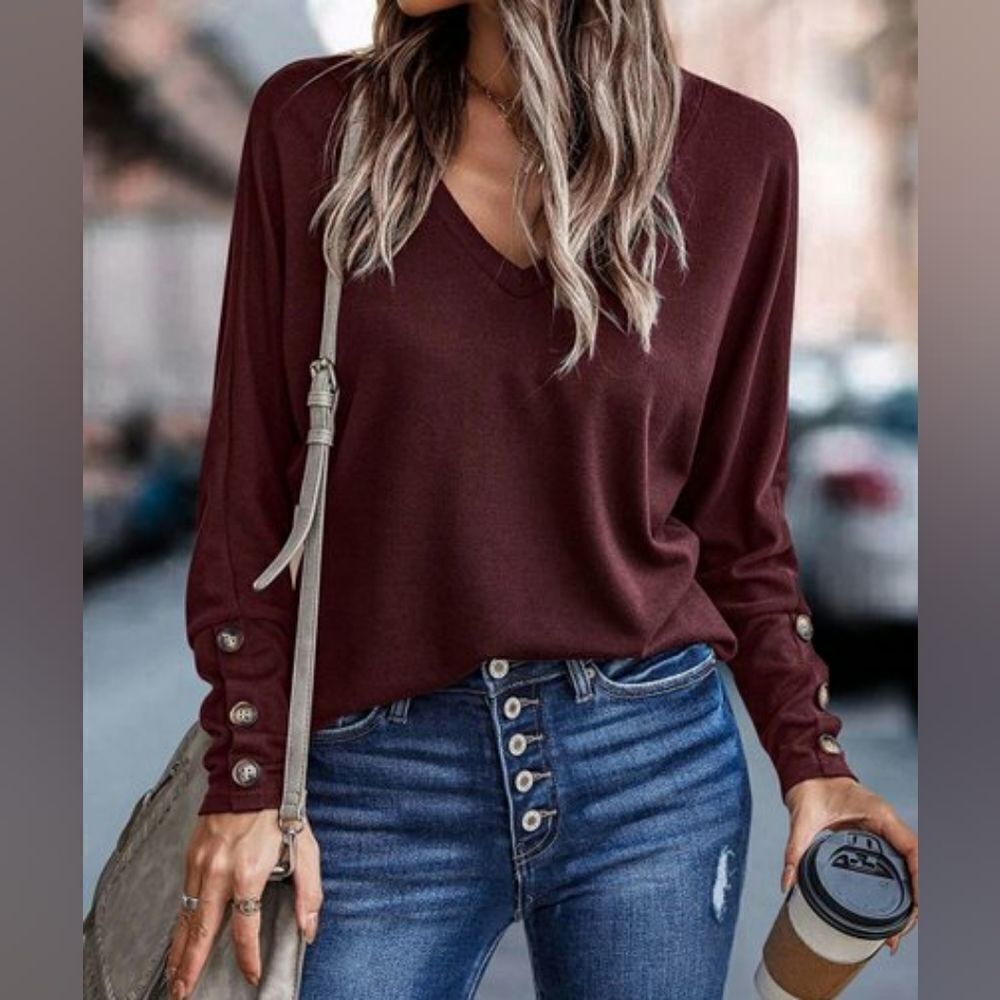 La Mode V-Neck Long Sleeve Top sz Medium